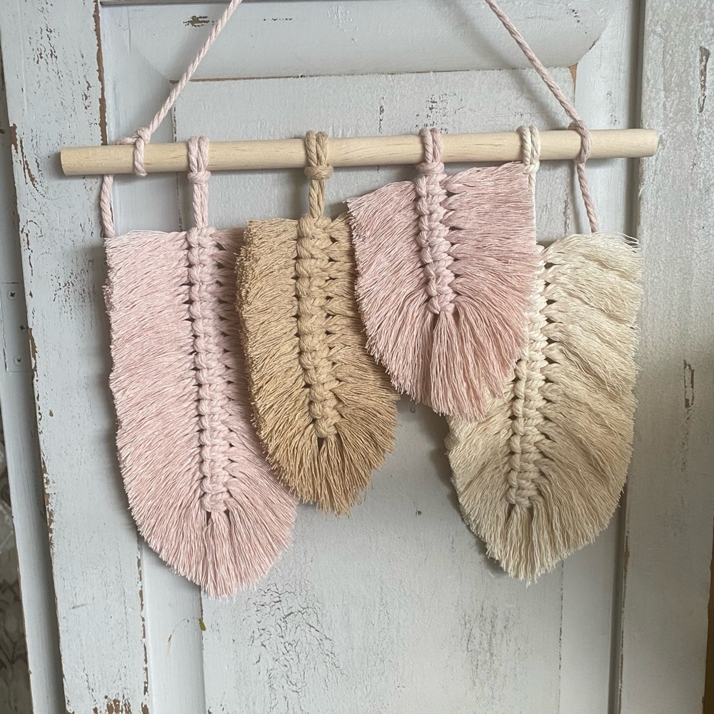 Macrame Feathers - Picture 2 of 5